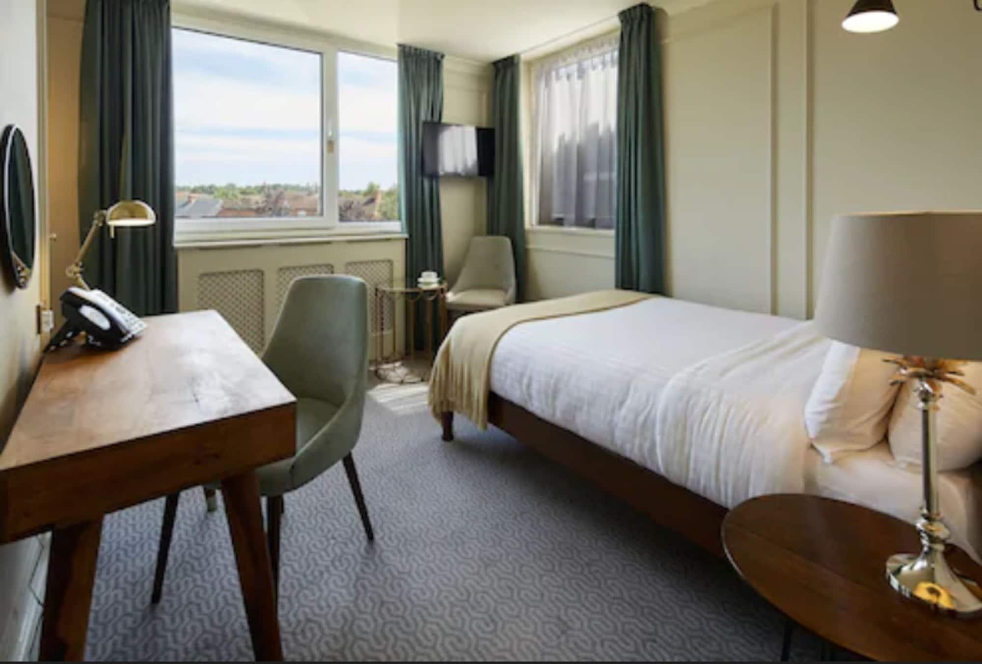 Hotel Cromwell 4*